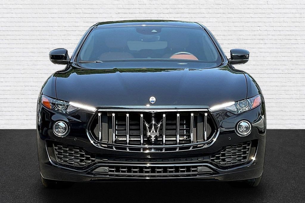 Used 2023 Maserati Levante GT AWD/4WD image 2