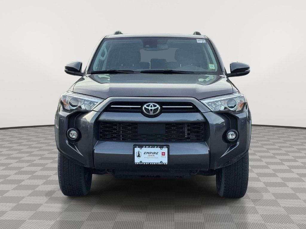 Used 2023 Toyota 4Runner SR5 Premium w/ Moonroof Package AWD/4WD image 2