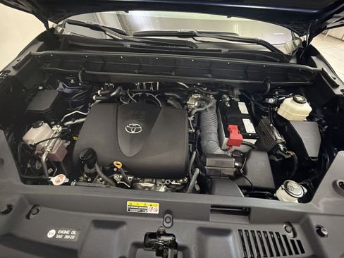 Used 2022 Toyota Highlander XLE AWD/4WD image 35