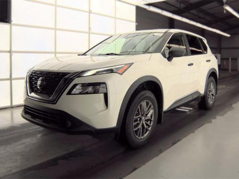 Used 2021 Nissan Rogue S FWD image 1