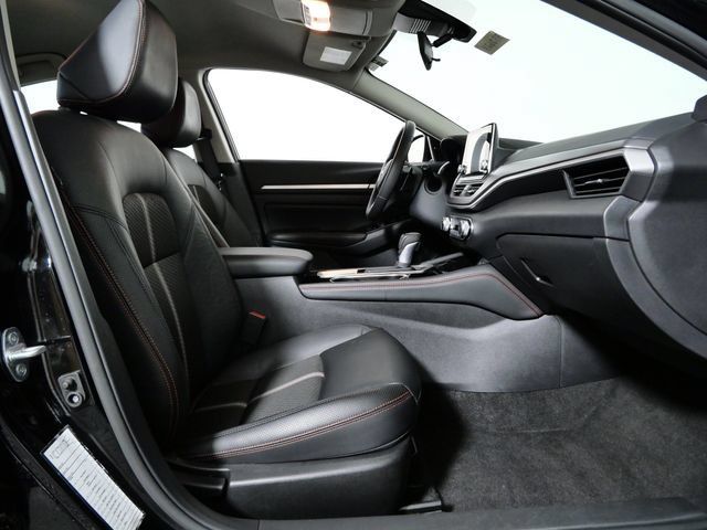 Used 2025 Nissan Altima 2.5 SR AWD/4WD image 11