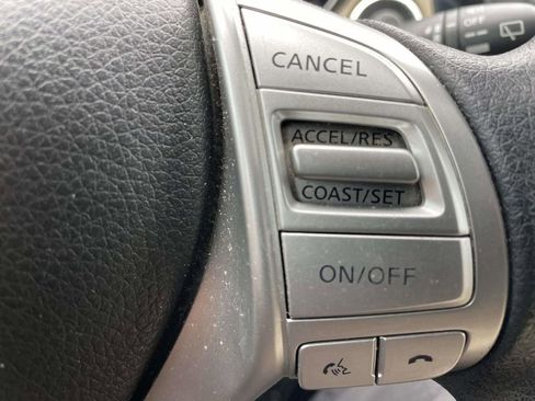 Used 2016 Nissan Rogue SV w/ SV Premium Package image 28