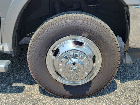 Used 2021 RAM 3500 Tradesman w/ Chrome Appearance Group image 9