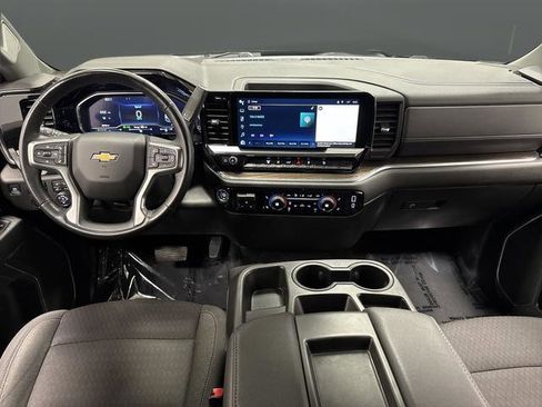 Used 2024 Chevrolet Silverado 2500 LT w/ Convenience Package image 5