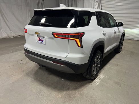 Used 2026 Chevrolet Equinox LT FWD image 7