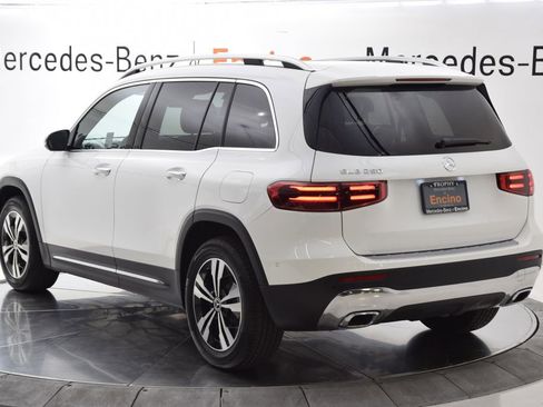 Used 2026 Mercedes-Benz GLB 250 image 4