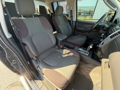 Used 2011 Nissan Frontier PRO-4X AWD/4WD image 14