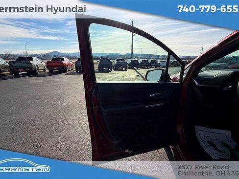 Used 2025 Toyota Sienna Platinum image 20