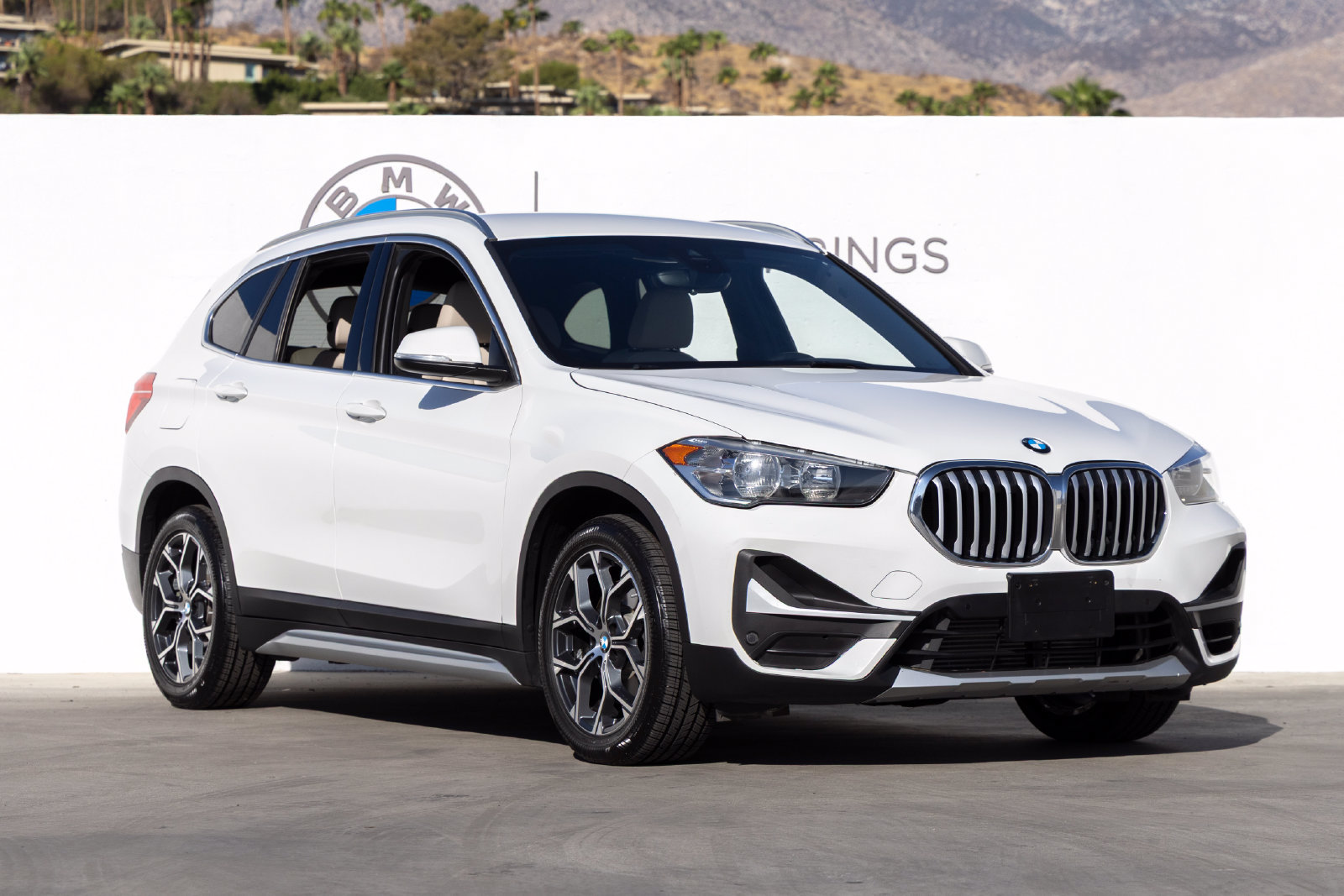 Used 2021 BMW X1 xDrive28i AWD/4WD image 2