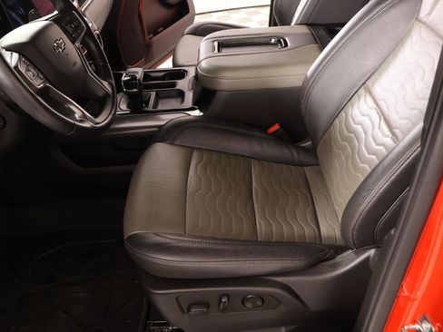 Used 2022 Chevrolet Silverado 1500 ZR2 w/ Technology Package image 11