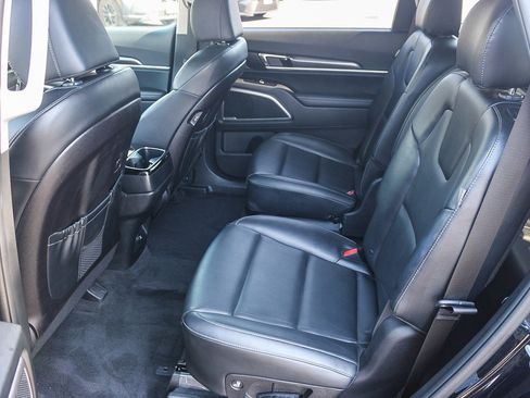 Used 2025 Kia Telluride S AWD/4WD image 19