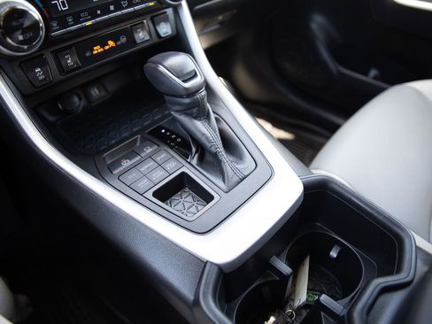 Used 2023 Toyota RAV4 XLE Premium image 12