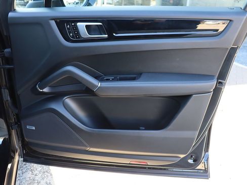 Used 2021 Porsche Cayenne Coupe image 50