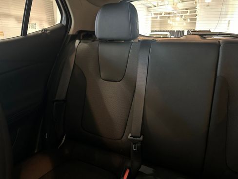 Used 2025 Buick Encore GX Preferred image 37