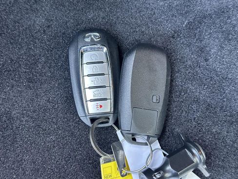 Used 2024 INFINITI Q50 Red Sport 400 image 21