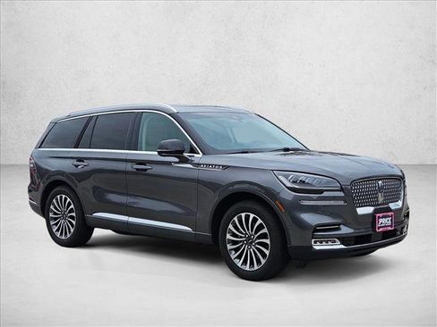 Used 2020 Lincoln Aviator Reserve w/ Equipment Group 201A image 3