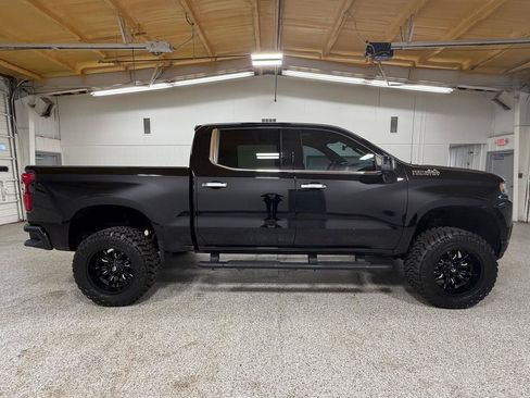 Used 2019 Chevrolet Silverado 1500 High Country w/ Technology Package AWD/4WD image 5