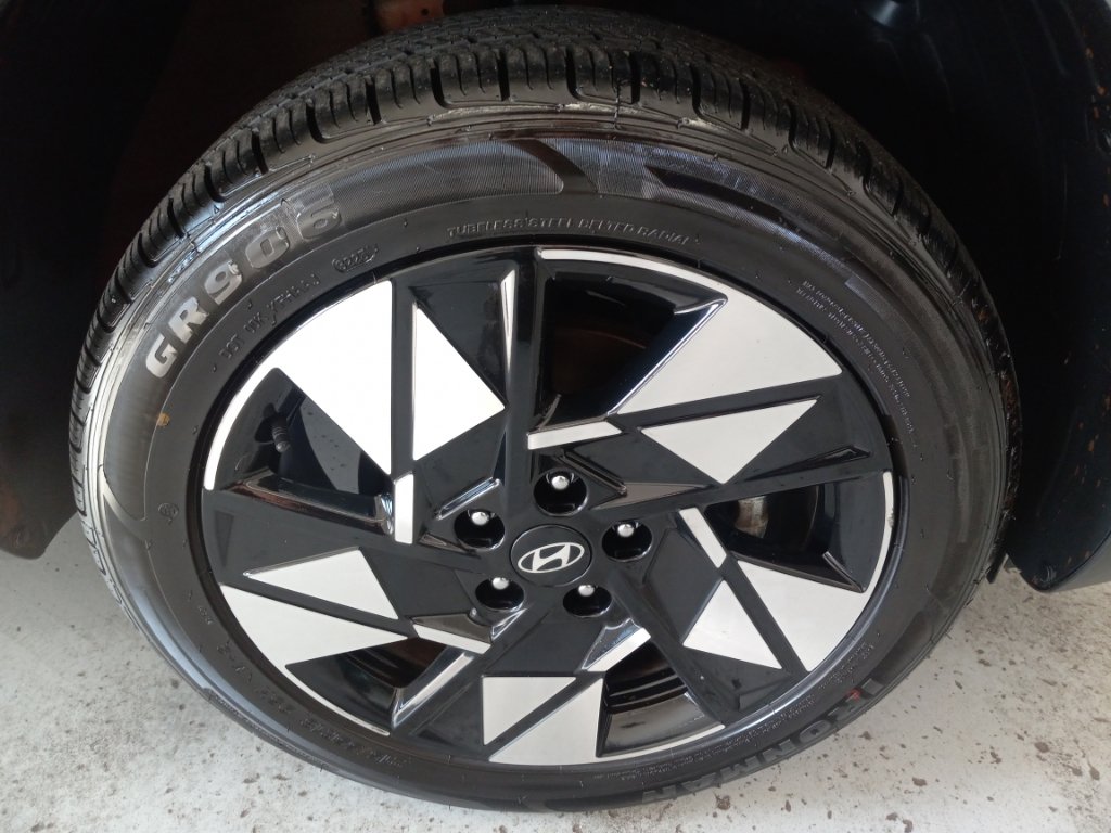Used 2025 Hyundai Kona SEL AWD/4WD image 4