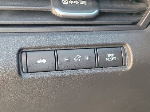 Used 2022 Nissan Altima 2.5 SR image 12