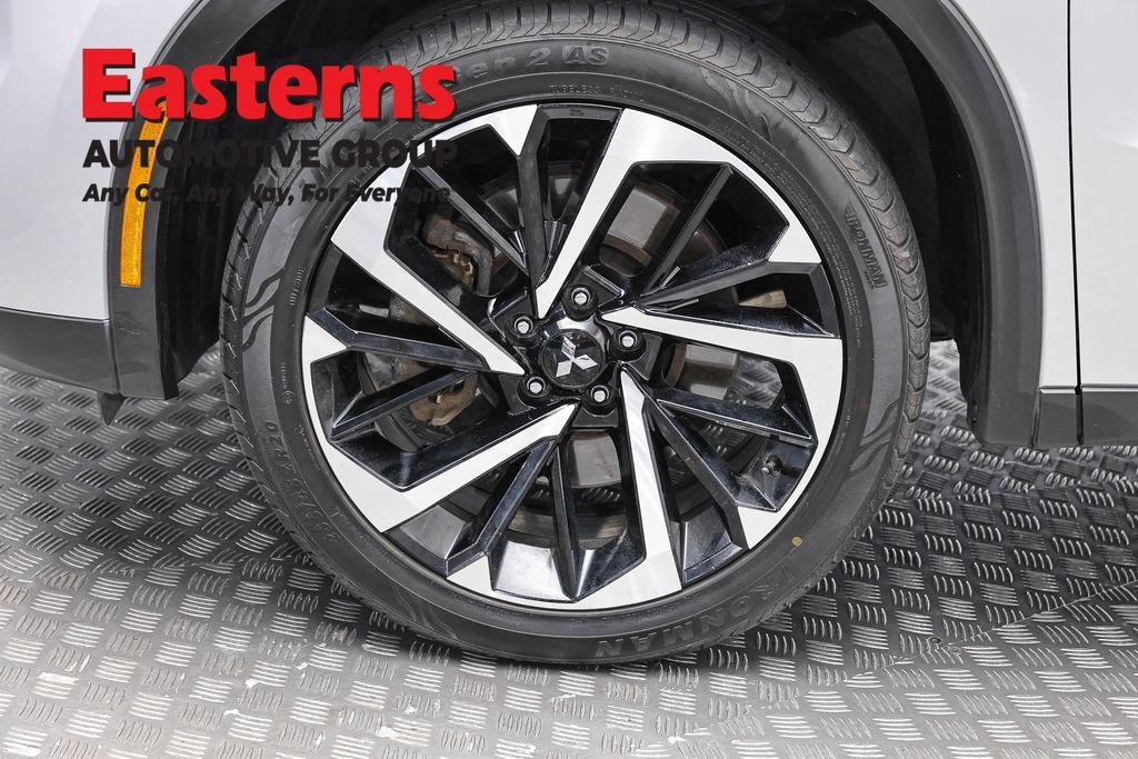 Used 2024 Mitsubishi Outlander SE AWD/4WD image 32