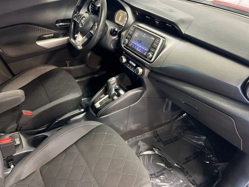 Used 2019 Nissan Kicks SV image 16