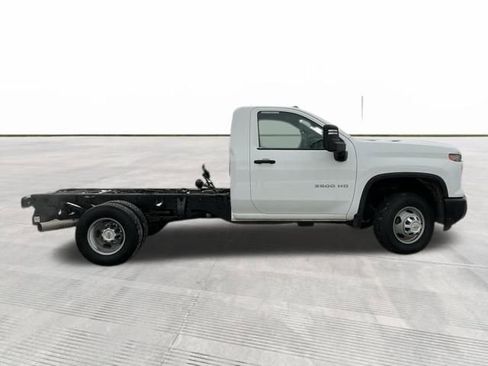 Used 2024 Chevrolet Silverado 3500 W/T image 8