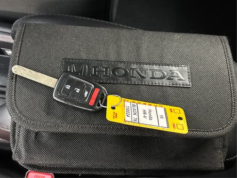Used 2019 Honda HR-V LX image 39