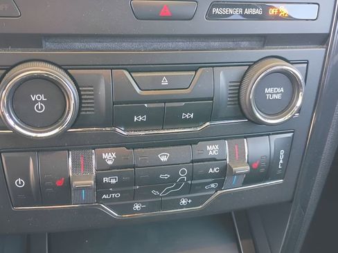 Used 2016 Ford Explorer XLT w/ Equipment Group 202A FWD image 32