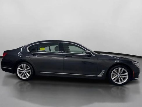 Used 2017 BMW 750i xDrive image 11