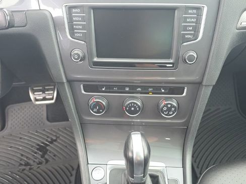 Used 2017 Volkswagen Golf Alltrack image 15