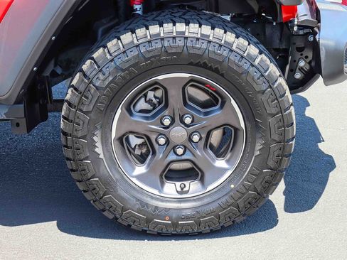 Used 2022 Jeep Gladiator Rubicon AWD/4WD image 11