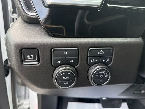 Used 2025 Chevrolet Silverado 2500 LT w/ Convenience Package AWD/4WD image 18