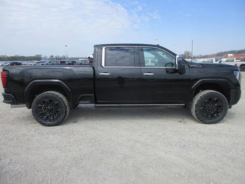 New 2026 GMC Sierra 2500 Denali Ultimate image 3