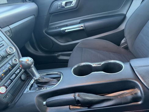 Used 2017 Ford Mustang Coupe image 39