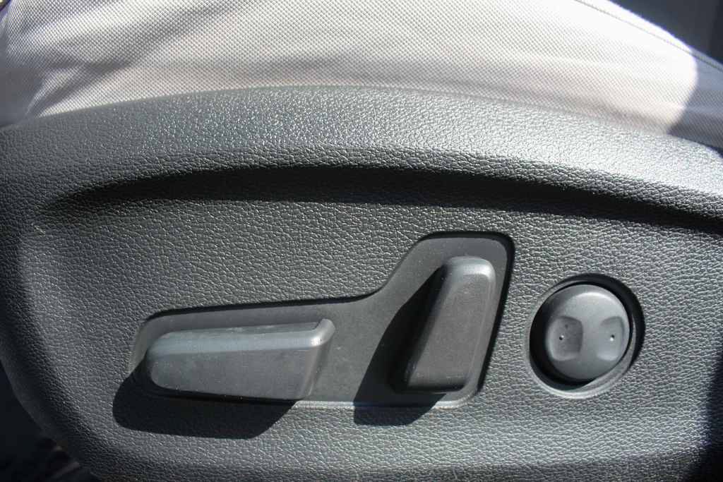 Used 2015 Hyundai Sonata SE w/ Option Group 09 FWD image 24