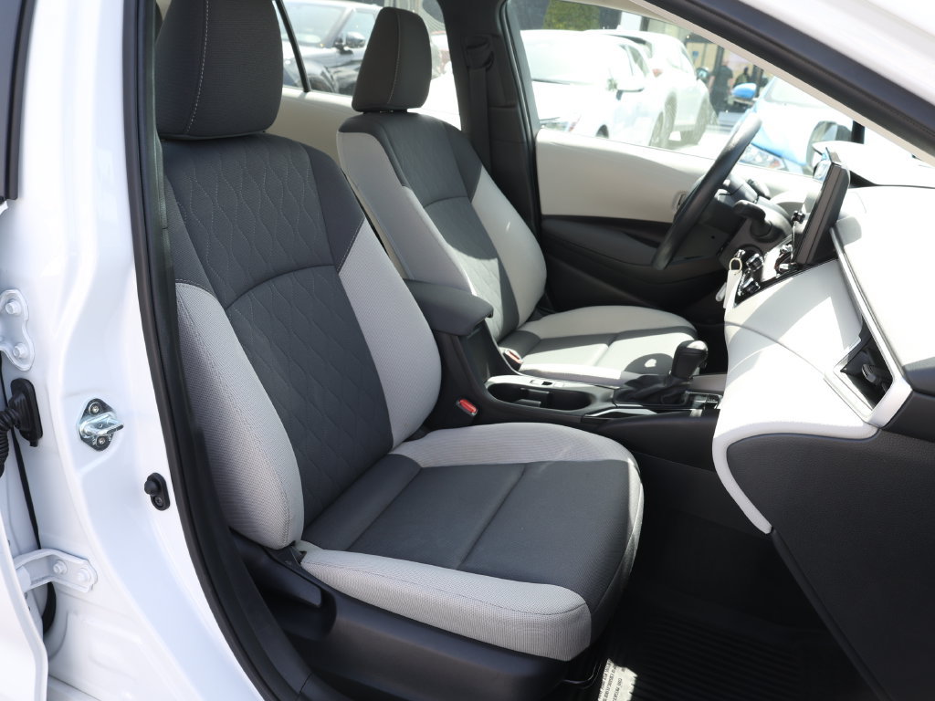 Used 2025 Toyota Corolla LE FWD image 18