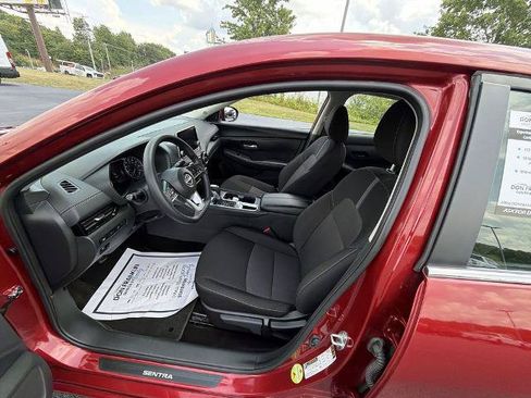 Certified 2025 Nissan Sentra SV FWD image 10