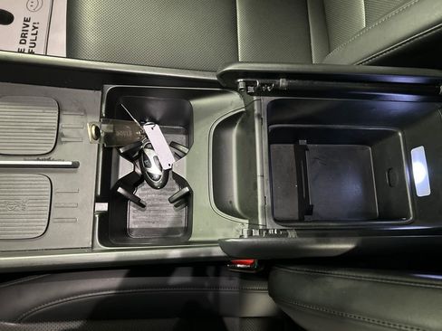 Used 2025 Hyundai Santa Fe SEL FWD image 19