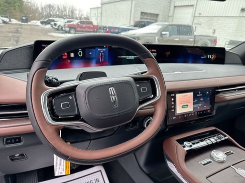 New 2026 Lincoln Navigator Reserve AWD/4WD image 11