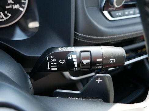 Used 2025 Nissan Rogue SV AWD/4WD image 35