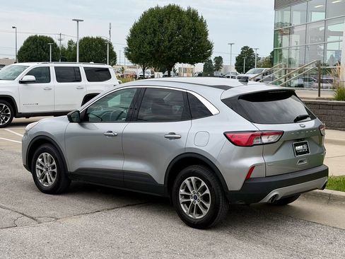 Used 2022 Ford Escape SE w/ Convenience Package AWD/4WD image 4