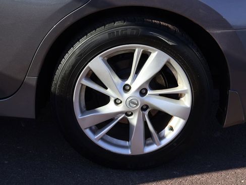 Used 2015 Nissan Altima 2.5 SV image 41