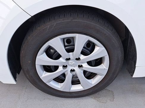 Used 2024 Toyota Corolla LE FWD image 30