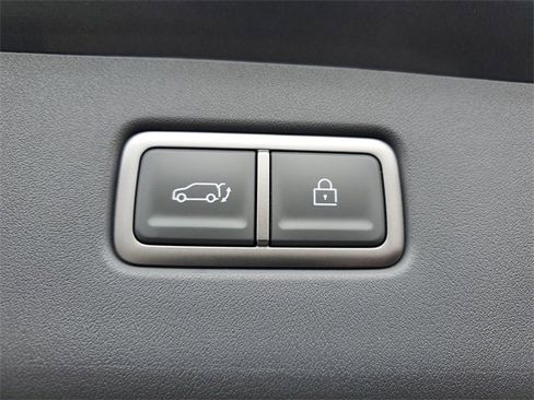 Certified 2026 Kia EV9 Land w/ Nightfall Edition Package image 11