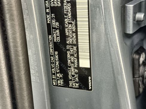 Used 2022 Volvo S60 B5 Momentum w/ Advanced Package image 29