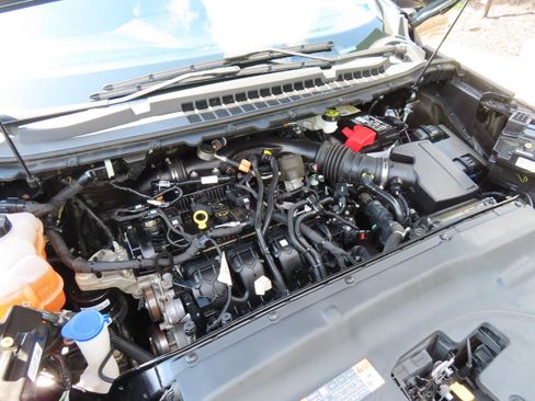Used 2021 Ford Edge SE FWD image 29