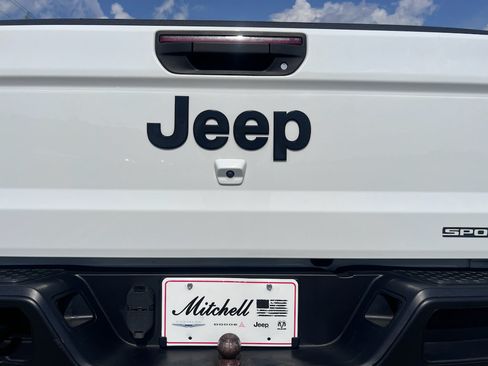 Used 2020 Jeep Gladiator Sport w/ Quick Order Package 24S AWD/4WD image 5