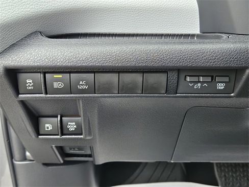 New 2026 Toyota Sienna XLE image 25