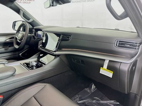 New 2026 Jeep Grand Wagoneer L 4WD image 32
