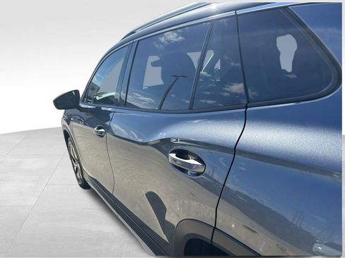 Used 2025 Volkswagen Tiguan S image 22